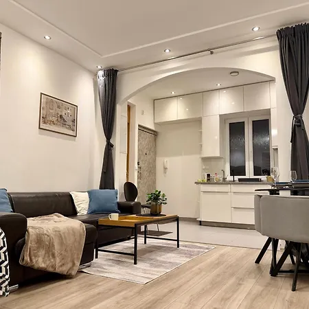 아파트 Modern Flat In